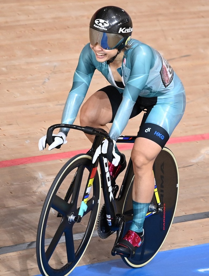 Sarah Lee celebrates her bronze medal in the women’s track cycling sprint finals at Izu Velodrome on Sunday, August 8, 2021. © Peter Parks/AFP