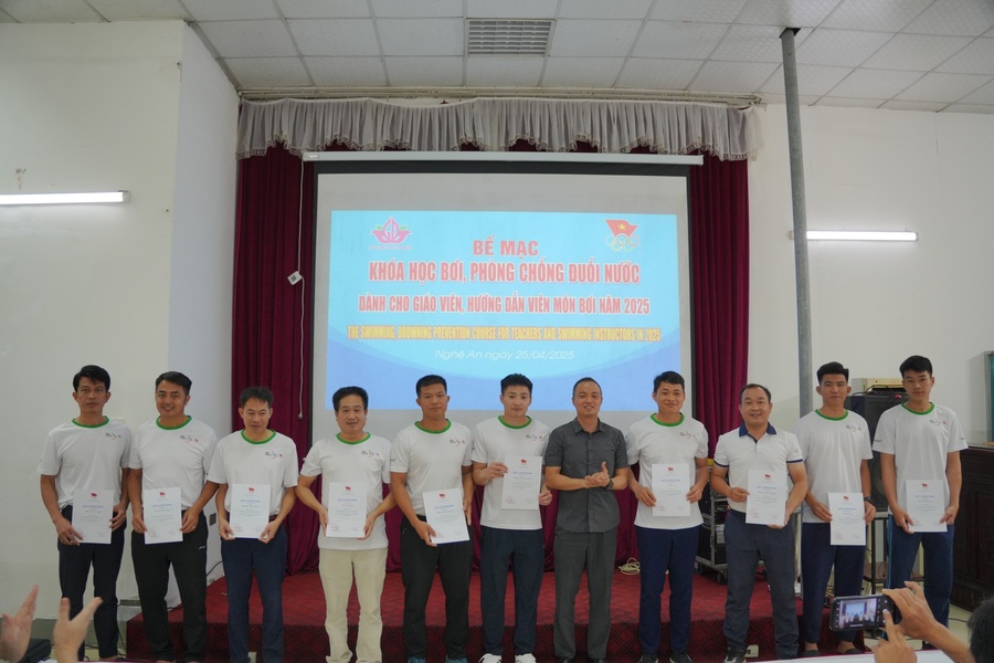 Vietnam NOC oversees drowning prevention course in Nghe An Province