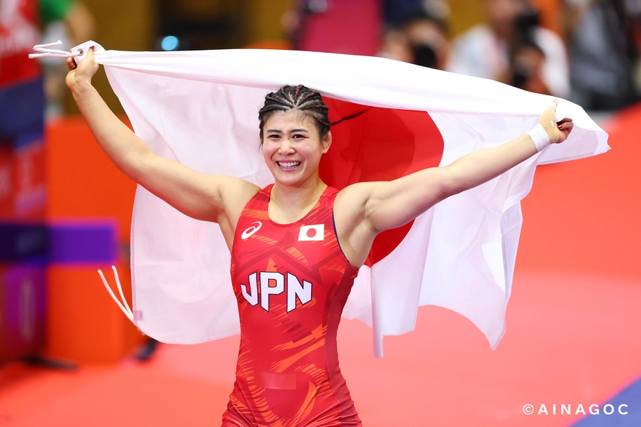 Japan’s Ozaki settles old score to seize 62kg gold in women’s wrestling