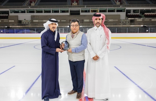 Korean Ambassador visits ice sports facilities in Qatar