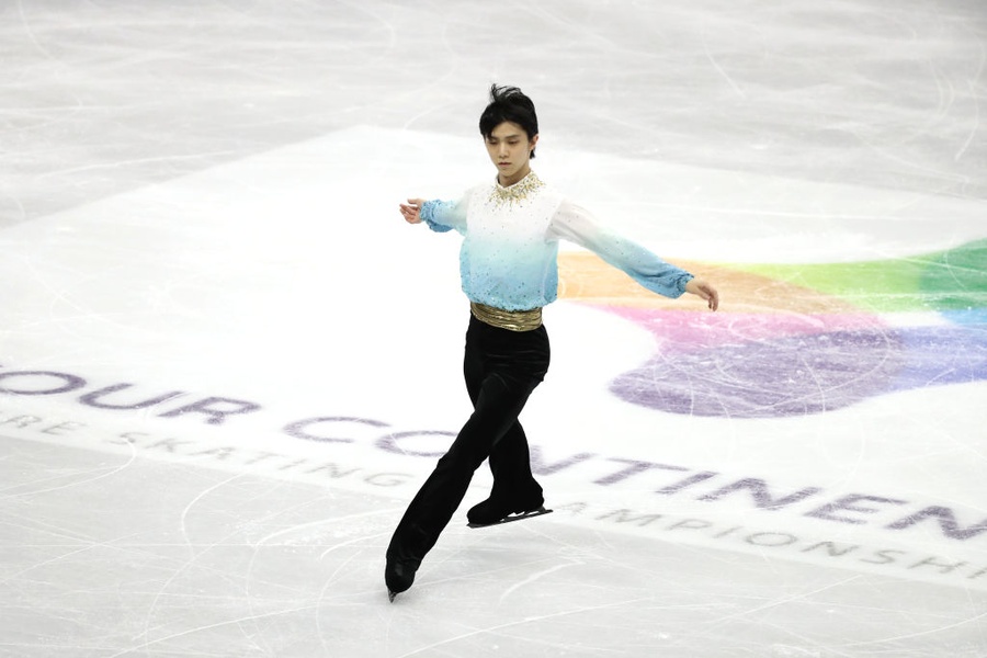 Yuzuru Hanyu (JPN) skates during the short programme on Friday. © 2020 International Skating Union