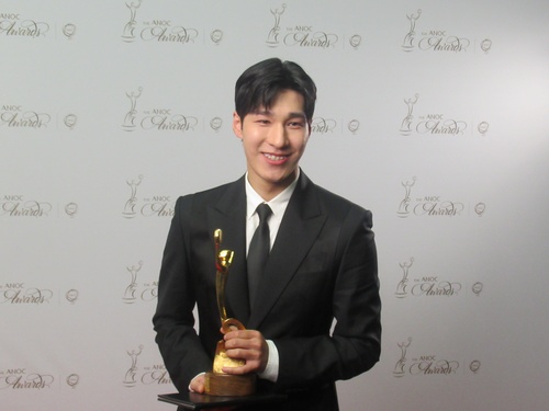 Hwang, Gu win individual honours at ANOC Awards