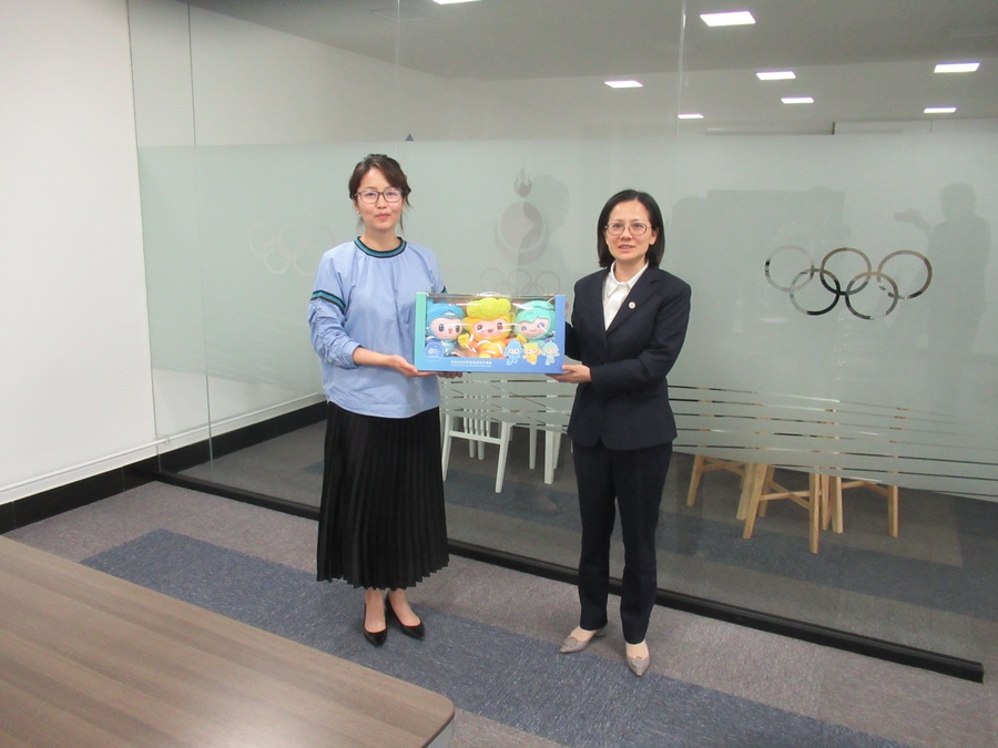 The HAGOC delegation, led by Ms. Yi Shuhua (centre), Deputy Director of Human Resources Department, visited Mongolia NOC HQ on Tuesday