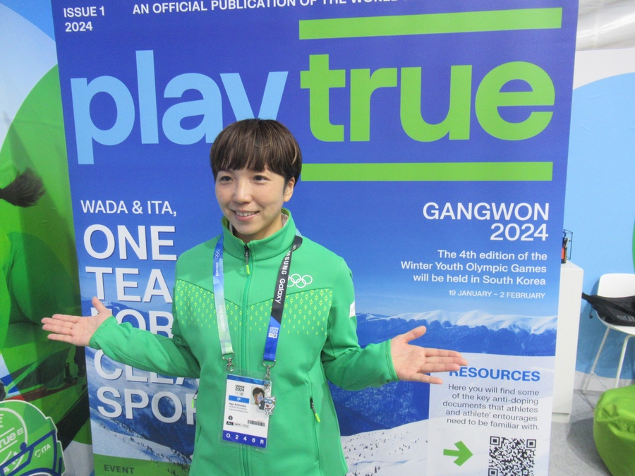 Nao Kodaira helps to promote clean sport in the Winter YOG Village at Gangneung. (Photo: OCA)