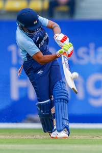 Sri Lanka stands in the way of favourites India in women’s cricket final