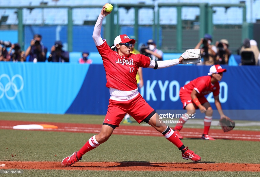 Japan ace Yukiko Ueno pitched four-plus strong innings against Australia to start the Tokyo 2020 competition. © 2021 Getty Images