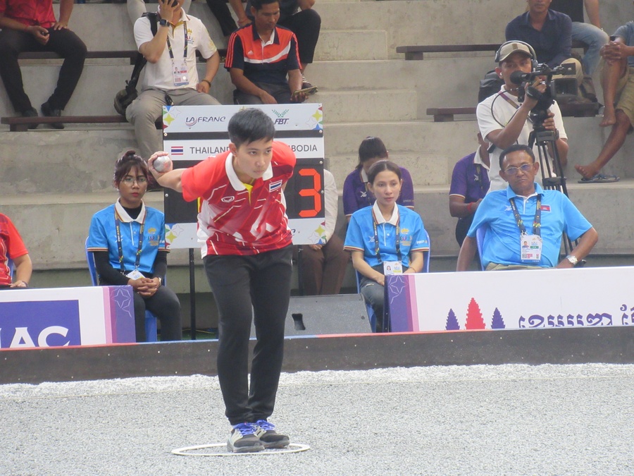 Thailand’s Nantawan Fueangsanit prepares to take her next shot in the petanque mixed doubles final against Cambodia. © OCA