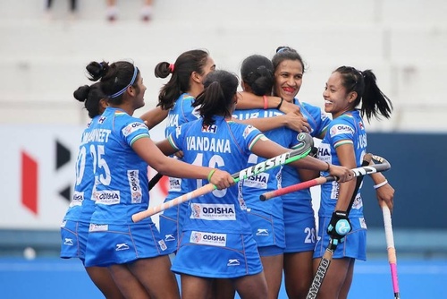 India's women's hockey team raises funds to feed the poor