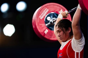 DPR Korea's Kim sets world record on way to weightlifting gold