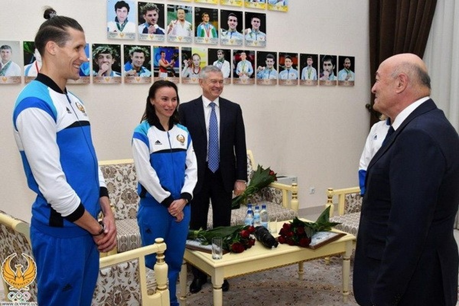 Presidential Advisor Abdujabbor Abdhukokhidov wishes good luck to the athletes at a recent meeting. © UzDaily.com