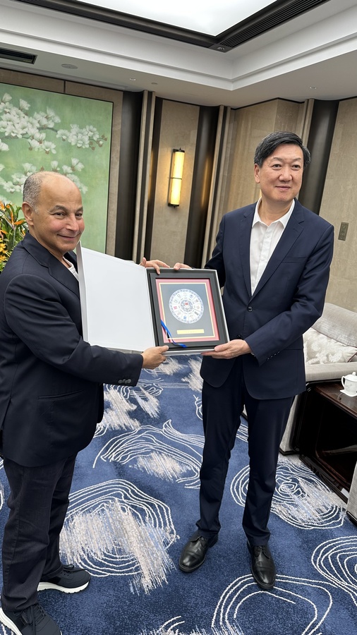 OCA Director General meets with COC President in Shanghai