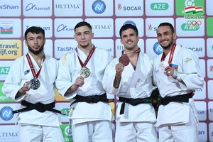 Dushanbe Mayor rewards medal-winning judokas