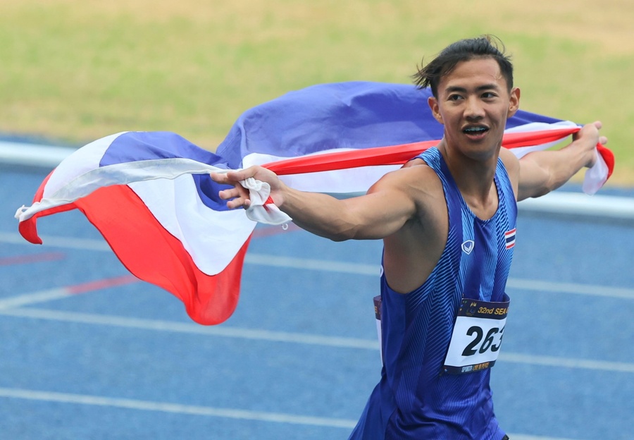 Thailand’s Soraoat Dapbang celebrates his victory in the men’s 100m final. © Sports Authority of Thailand