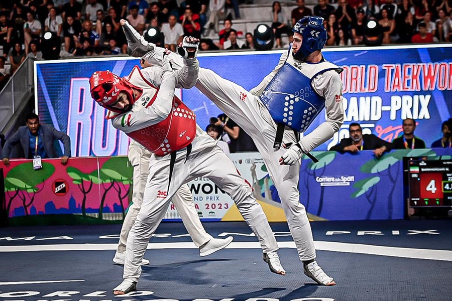 Saleh El Sharabaty (blue) in action in the final (Photo: World Taekwondo)