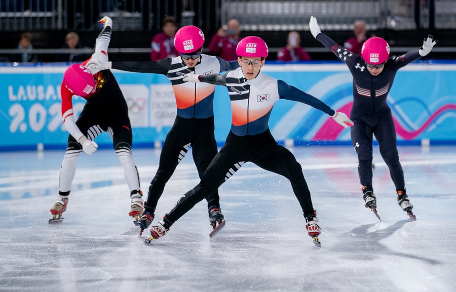 Jang Sung-woo (KOR) and Lee Jeong-min (KOR). © Joe Toth for OISphotos.com
