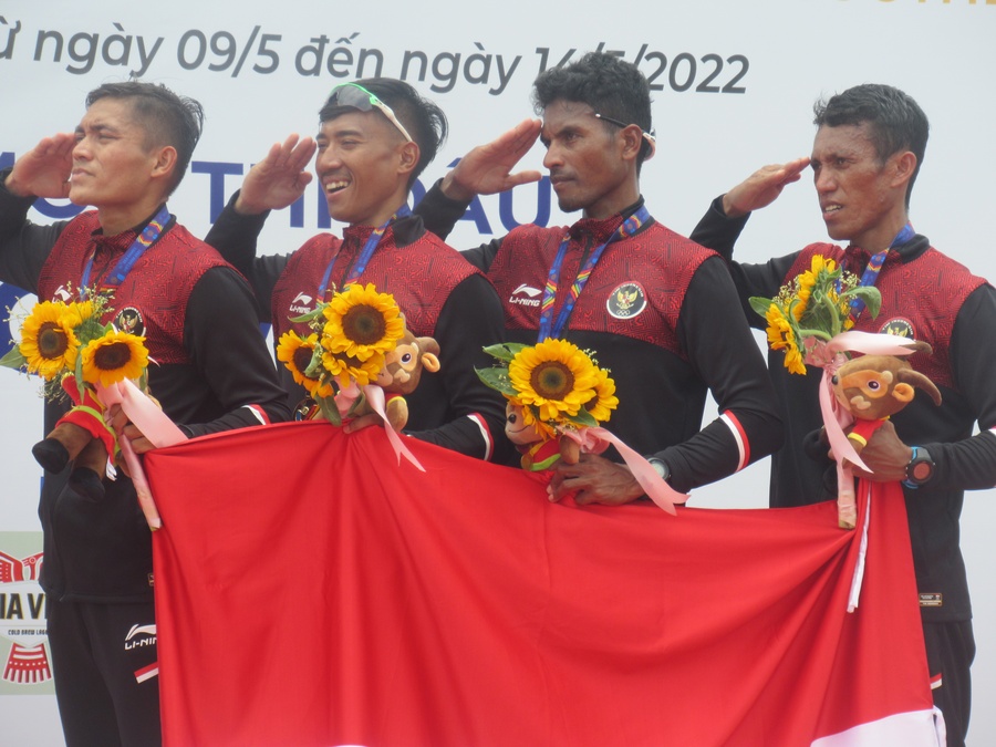 Indonesian rowers celebrate a SEA Games gold medal at Hai Phong, Vietnam on Friday. © OCA