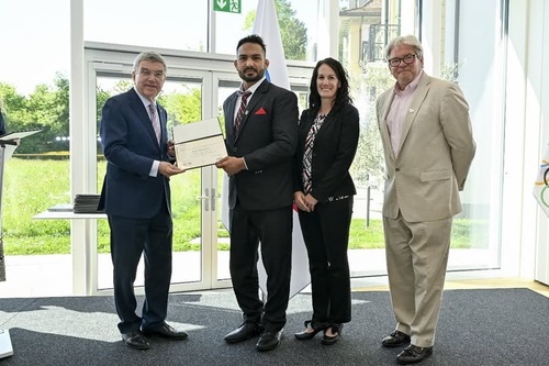 Pakistan's athletes committee chair Inam Butt awarded ICECP certificate