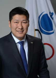 Mongolia NOC First Vice President shows charitable spirit