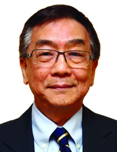 Macau, China NOC President Charles Lo congratulates Tayyab Ikram on FIH honour