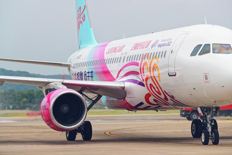 The Loongair plane with the Asian Games decorations. © Zhejiang, China Facebook
