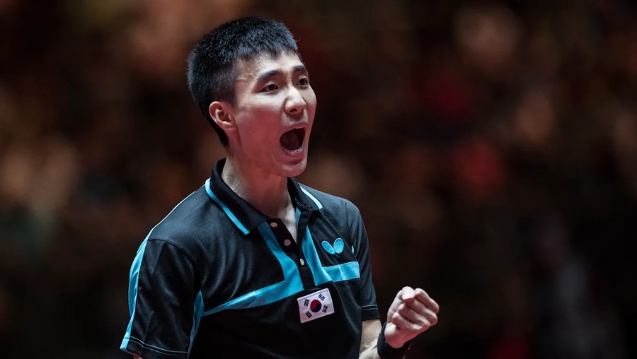 Korea's Lee Sang Su celebrates after winning the men's singles title. © Olympics.com