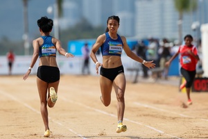 Jirapat Khanonta powers Thailand to women's relay gold