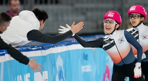 Korea dominates opening day of Winter YOG short track