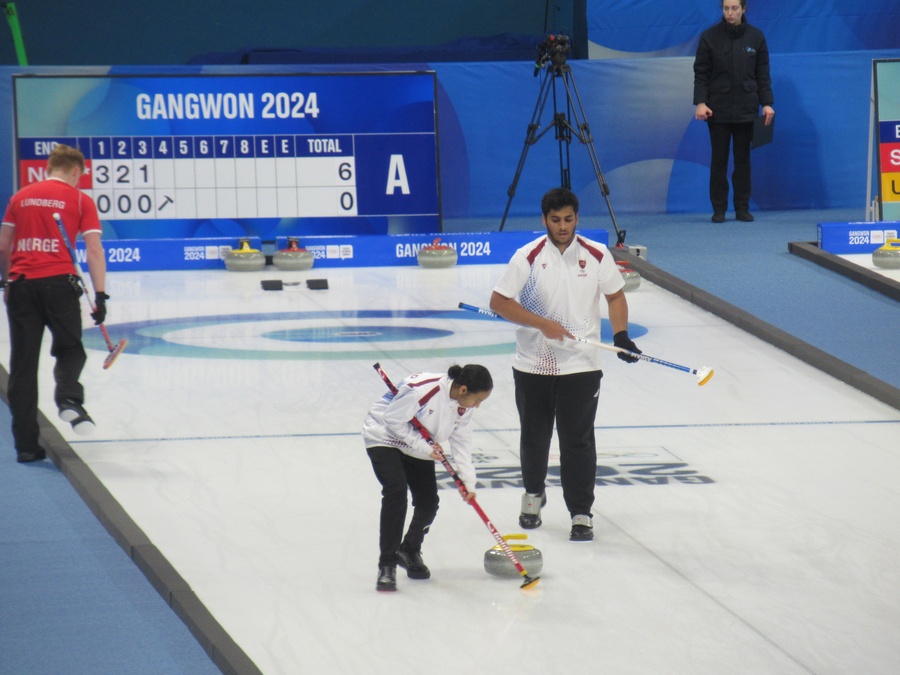 Qatari curlers have fun on Winter YOG mixed doubles debut