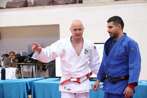 Germany’s Olympic judo champion Quellmalz comes to grips with participants at OCA special development project